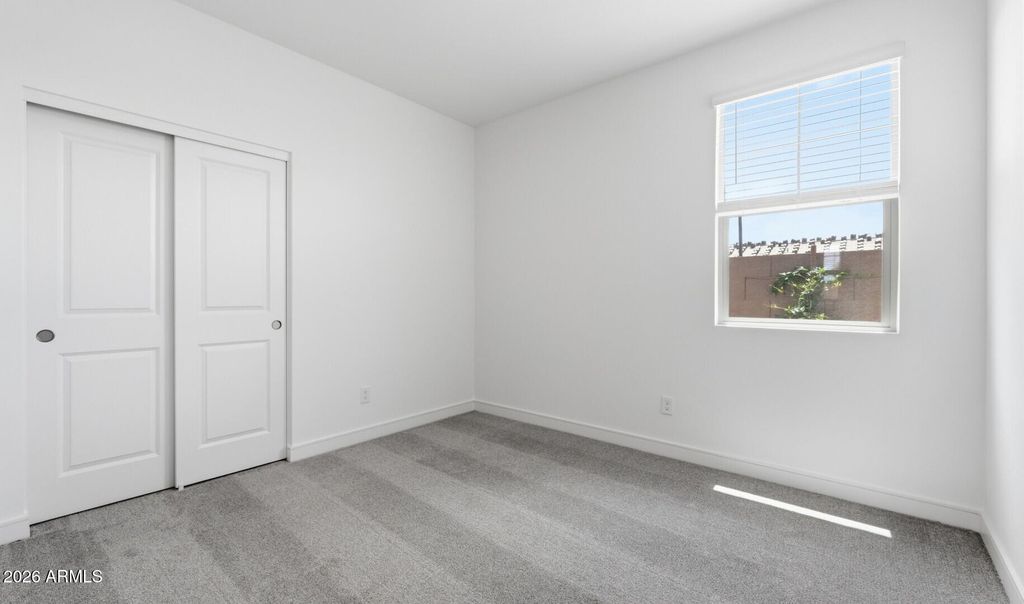Image 16 of property listing at 7927 N 77th Avenue, Glendale, AZ 85303