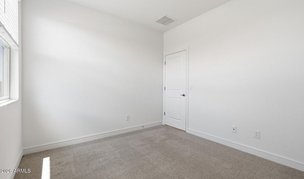 Image 17 of property listing at 7927 N 77th Avenue, Glendale, AZ 85303