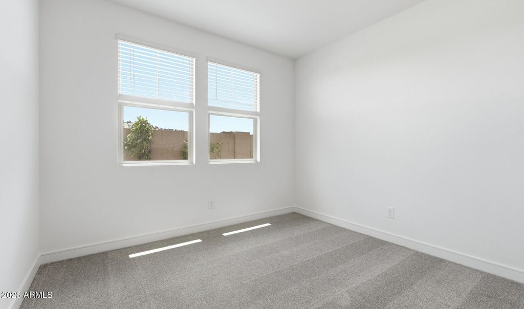Image 18 of property listing at 7927 N 77th Avenue, Glendale, AZ 85303