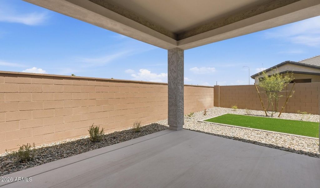 Image 28 of property listing at 7927 N 77th Avenue, Glendale, AZ 85303