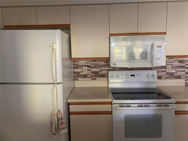 2719 N POINCIANA BOULEVARD 182, Kissimmee, FL 34746