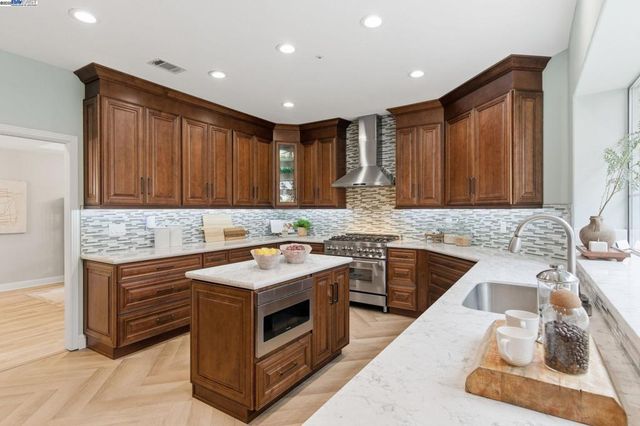 1031 Millbrook Court, Walnut Creek, CA 94598