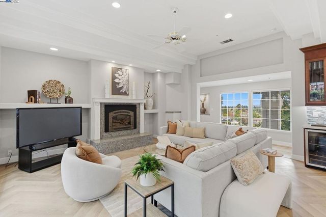 1031 Millbrook Court, Walnut Creek, CA 94598