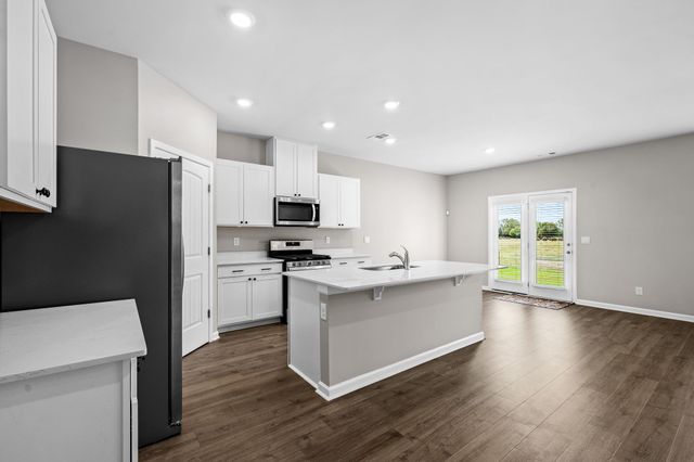 9039 Copenhagen Dr, Murfreesboro, TN 37129
