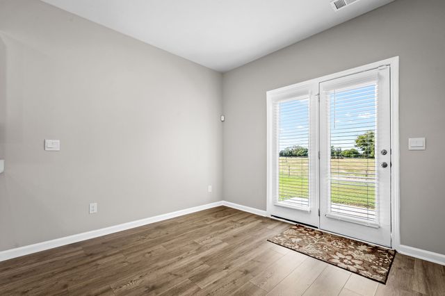 9039 Copenhagen Dr, Murfreesboro, TN 37129