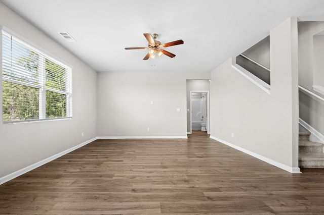 9039 Copenhagen Dr, Murfreesboro, TN 37129