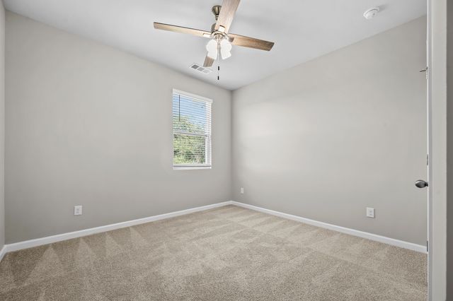 9039 Copenhagen Dr, Murfreesboro, TN 37129