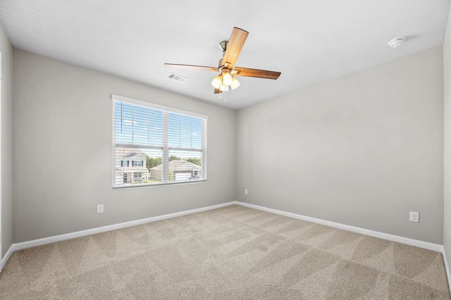 9039 Copenhagen Dr, Murfreesboro, TN 37129