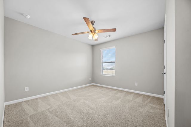 9039 Copenhagen Dr, Murfreesboro, TN 37129