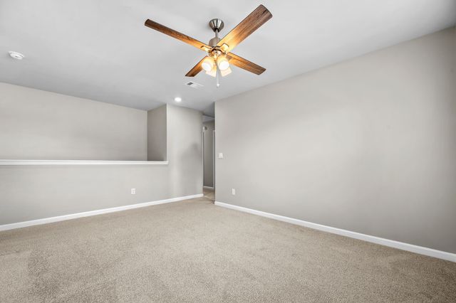 9039 Copenhagen Dr, Murfreesboro, TN 37129