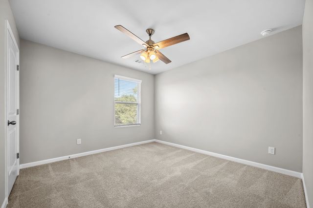 9039 Copenhagen Dr, Murfreesboro, TN 37129