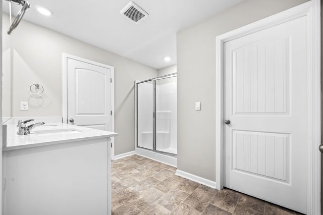 9039 Copenhagen Dr, Murfreesboro, TN 37129