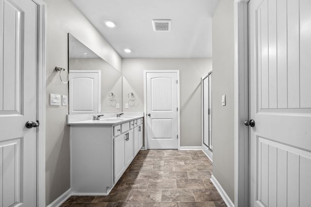 9039 Copenhagen Dr, Murfreesboro, TN 37129