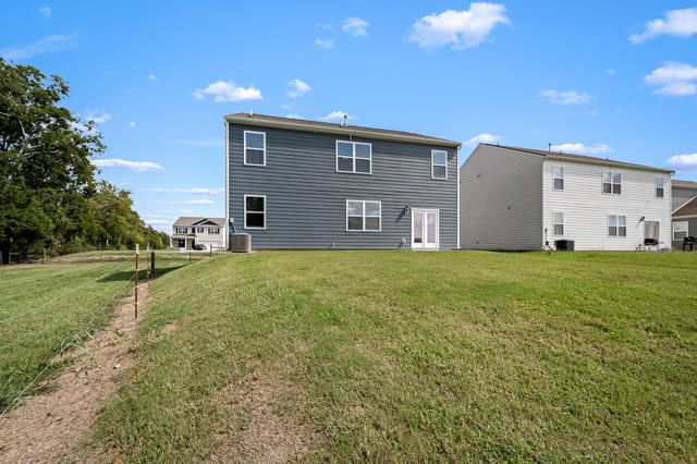 9039 Copenhagen Dr, Murfreesboro, TN 37129