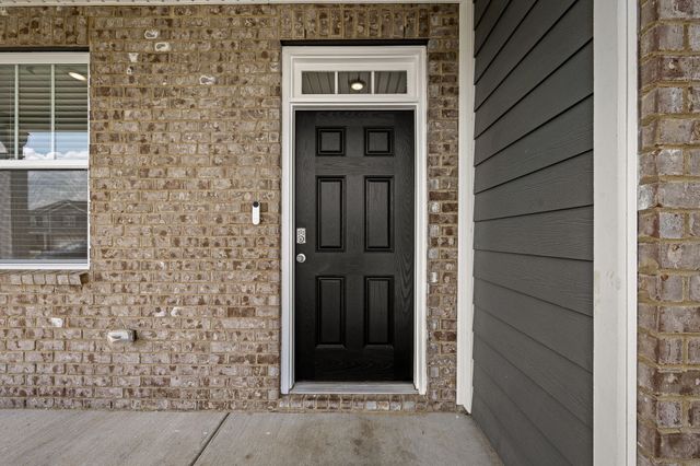 9039 Copenhagen Dr, Murfreesboro, TN 37129