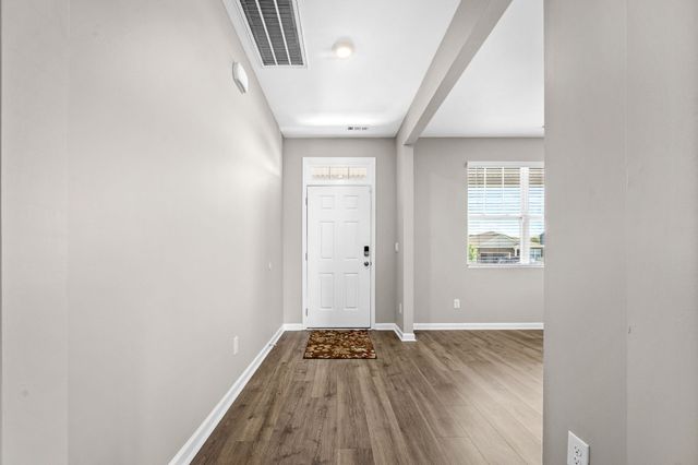 9039 Copenhagen Dr, Murfreesboro, TN 37129