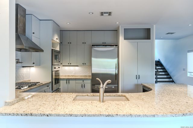 215 Annie UNIT E, San Antonio, TX 78212