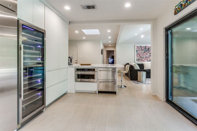 6618 Coolglen Drive, Dallas, TX 75248