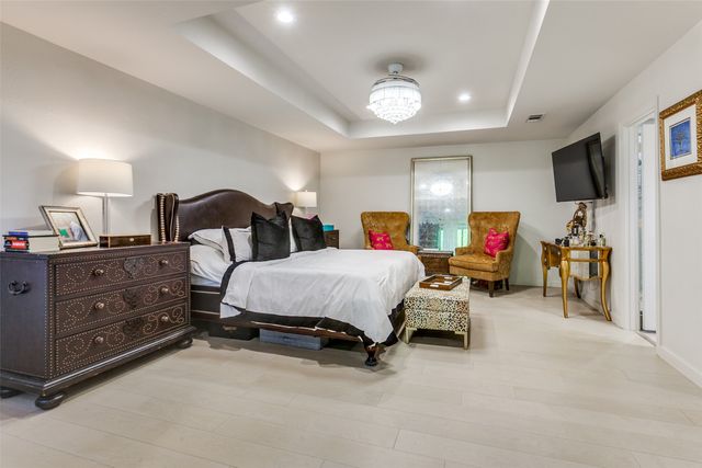 6618 Coolglen Drive, Dallas, TX 75248