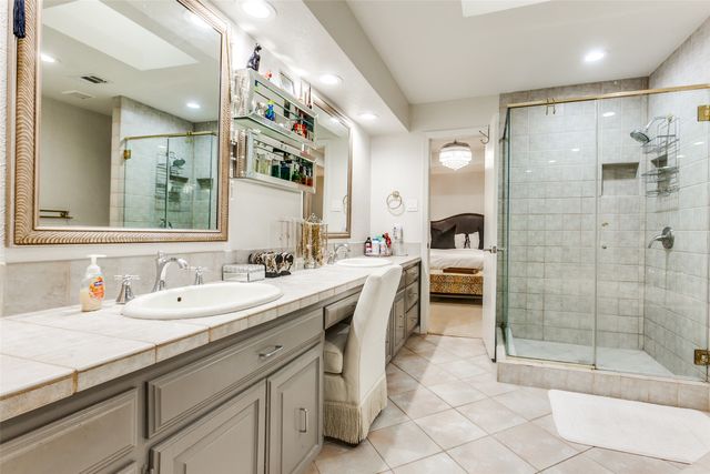 6618 Coolglen Drive, Dallas, TX 75248