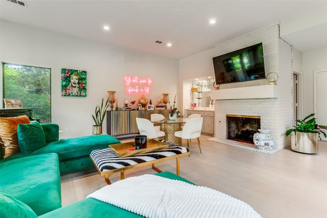 6618 Coolglen Drive, Dallas, TX 75248