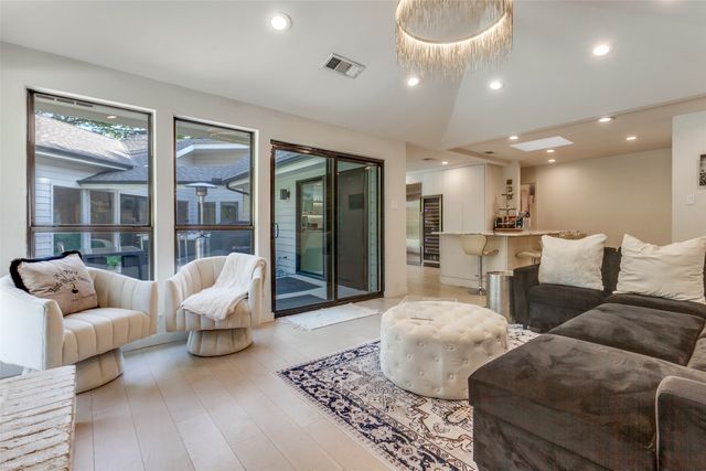 6618 Coolglen Drive, Dallas, TX 75248