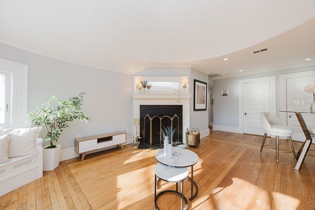 159 Washington St 4, Newton, MA 02458