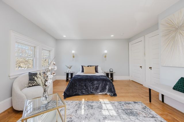 159 Washington St 4, Newton, MA 02458