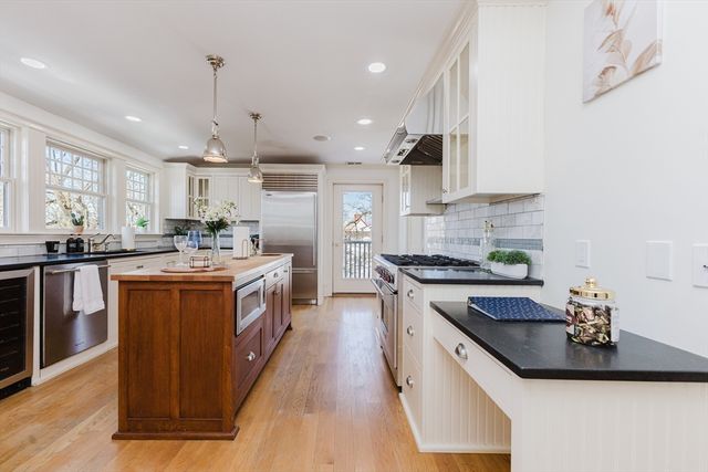 159 Washington St 4, Newton, MA 02458