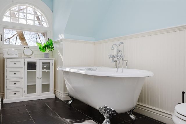 159 Washington St 4, Newton, MA 02458