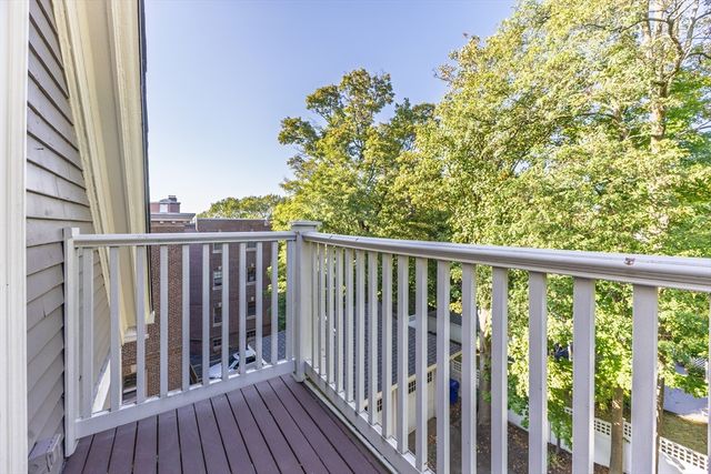 159 Washington St 4, Newton, MA 02458