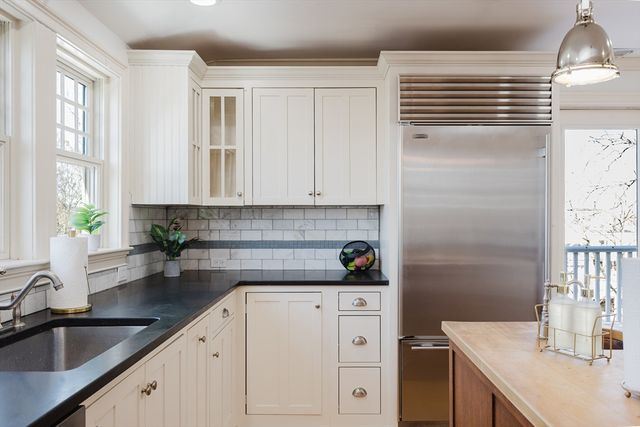 159 Washington St 4, Newton, MA 02458