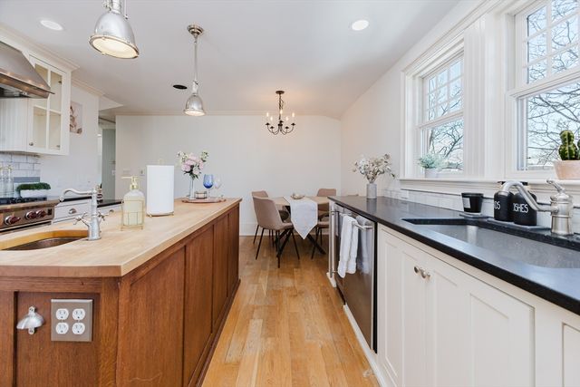 159 Washington St 4, Newton, MA 02458