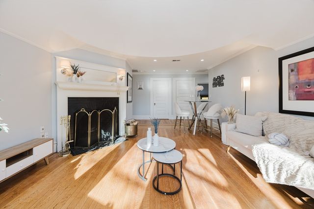 159 Washington St 4, Newton, MA 02458