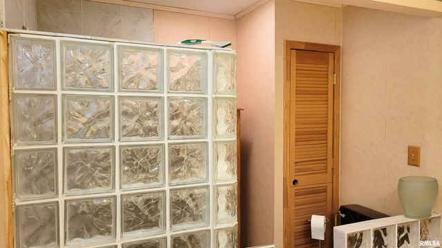 3898 COUNTRY CLUB Road, Carbondale, IL 62901