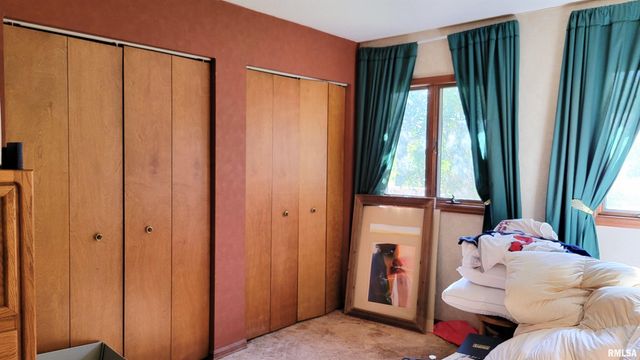 3898 COUNTRY CLUB Road, Carbondale, IL 62901