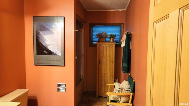 3898 COUNTRY CLUB Road, Carbondale, IL 62901