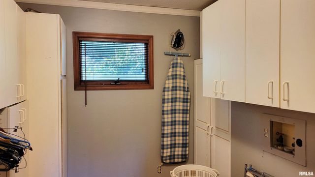 3898 COUNTRY CLUB Road, Carbondale, IL 62901