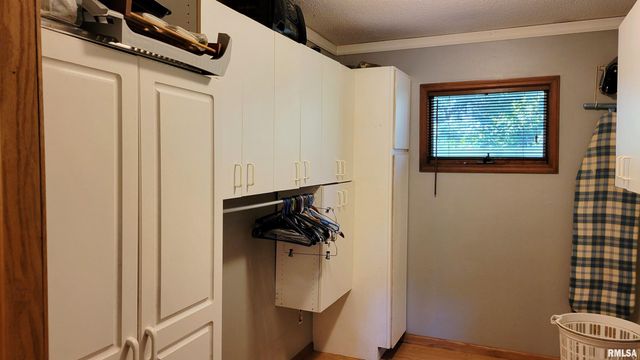 3898 COUNTRY CLUB Road, Carbondale, IL 62901