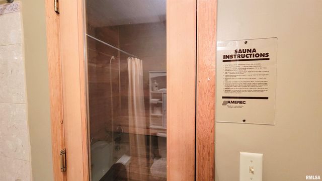 3898 COUNTRY CLUB Road, Carbondale, IL 62901