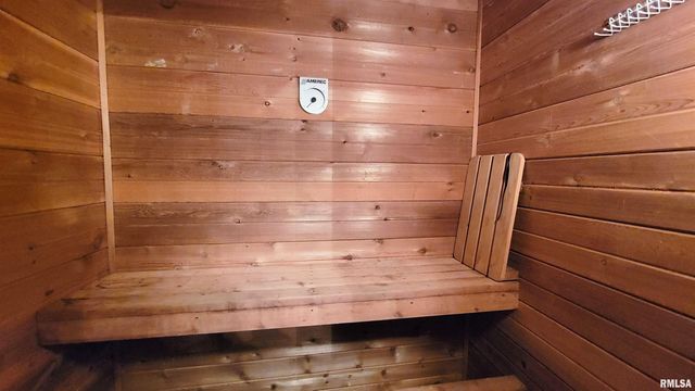 3898 COUNTRY CLUB Road, Carbondale, IL 62901