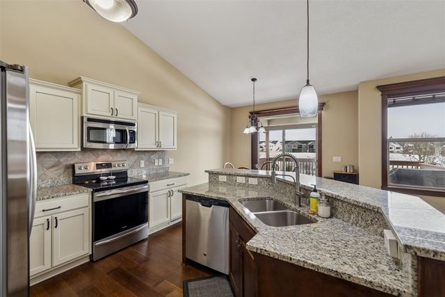 5515 NE Hillcrest Drive, Ankeny, IA 50021