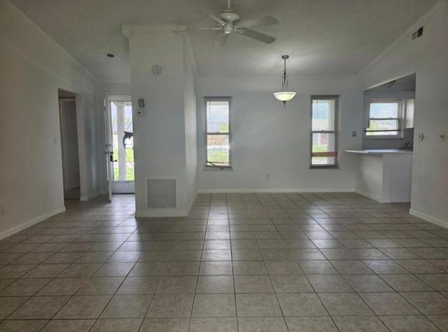 592 SW Banks Ter Terrace, Port St. Lucie, Port St Lucie, FL 34953