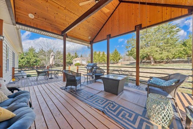 1017 Hooper Woods Drive, Forest, VA 24551