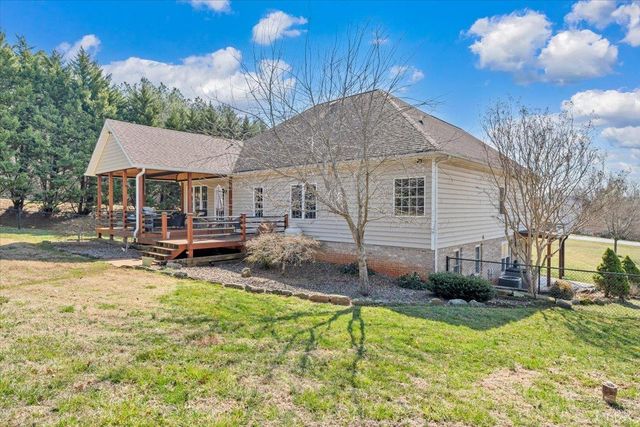 1017 Hooper Woods Drive, Forest, VA 24551