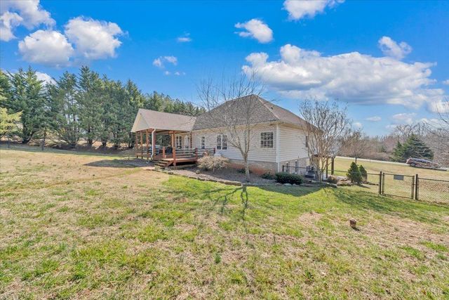 1017 Hooper Woods Drive, Forest, VA 24551