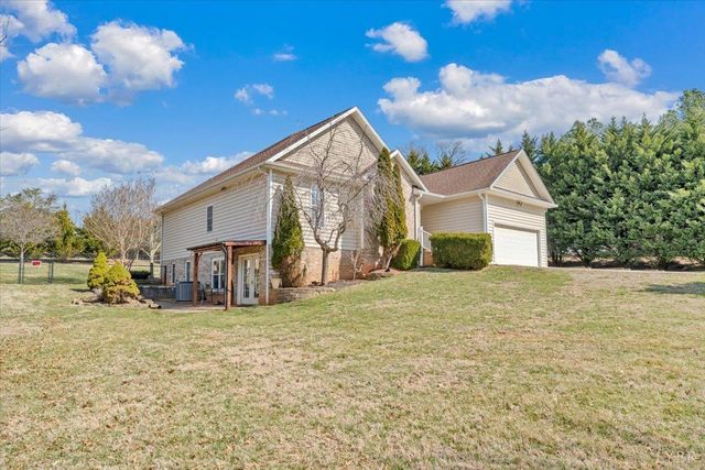 1017 Hooper Woods Drive, Forest, VA 24551