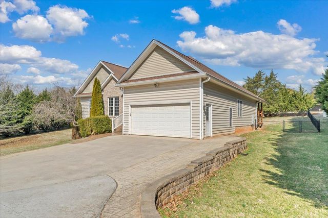 1017 Hooper Woods Drive, Forest, VA 24551