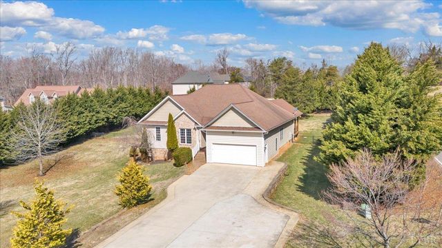 1017 Hooper Woods Drive, Forest, VA 24551