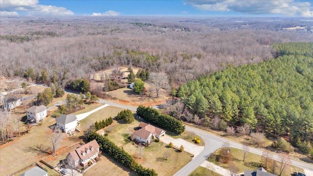 1017 Hooper Woods Drive, Forest, VA 24551